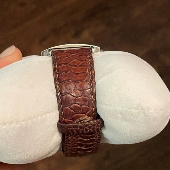 GIVENCHY PARIS Attitude Line Mother Of Pearl dial Watch. - Picture 8 of 12